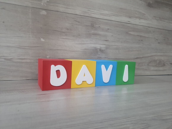 Nomes em Cubos - Mod. Infantil - 8 x 8 x 8 cm - 4 Letras