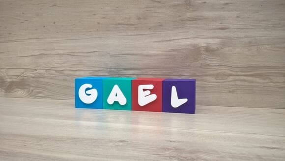 Nomes em Cubos - Mod. Infantil - 8 x 8 x 8 cm - 4 Letras
