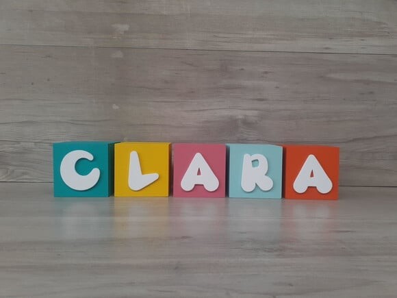 Nomes em Cubos - Mod. Infantil - 8 x 8 x 8 cm - 5 Letras