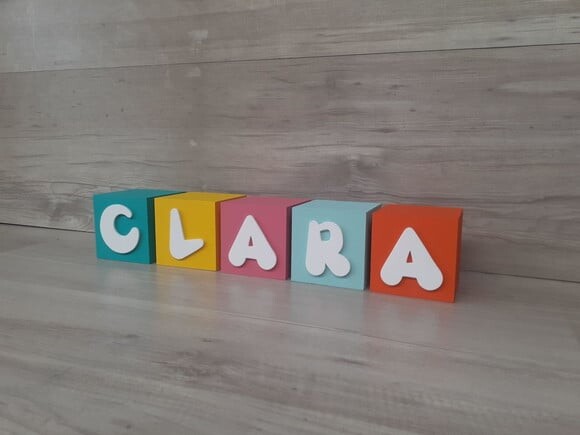Nomes em Cubos - Mod. Infantil - 8 x 8 x 8 cm - 5 Letras