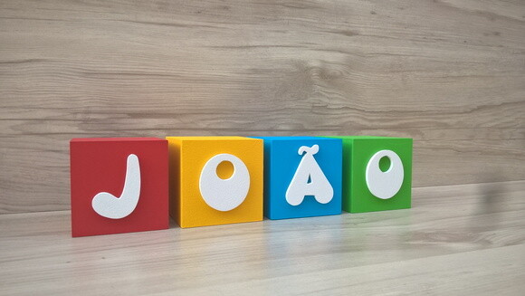 Nomes em Cubos - Mod. Infantil - 8 x 8 x 8 cm - 4 Letras