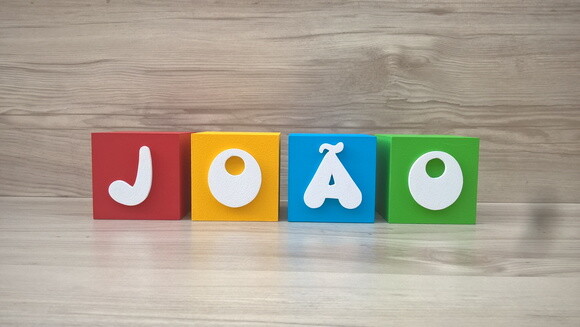 Nomes em Cubos - Mod. Infantil - 8 x 8 x 8 cm - 4 Letras
