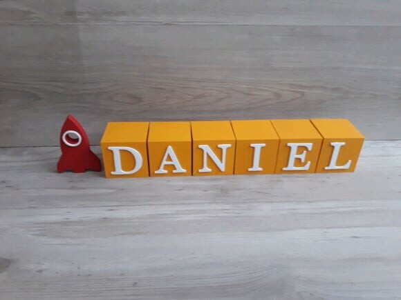 Nomes em Cubos - Mod. Infantil - 8 x 8 x 8 cm - 6 Letras