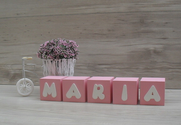 Nomes em Cubos - Mod. Infantil - 8 x 8 x 8 cm - 5 Letras