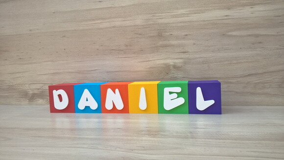 Nomes em Cubos - Mod. Infantil - 8 x 8 x 8 cm - 6 Letras