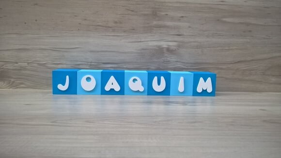 Nomes em Cubos - Mod. Infantil - 8 x 8 x 8 cm - 7 Letras