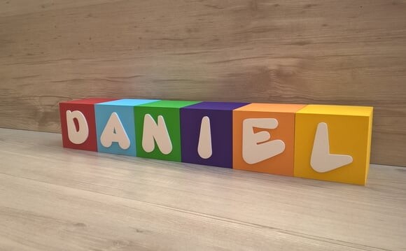 Nomes em Cubos - Mod. Infantil - 8 x 8 x 8 cm - 6 Letras