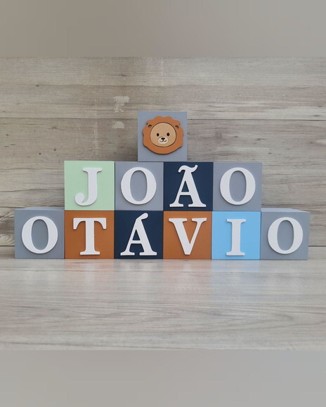 Nomes em Cubos - Mod. Leãozinho - 8 x 8 x 8 cm - 11 Letras