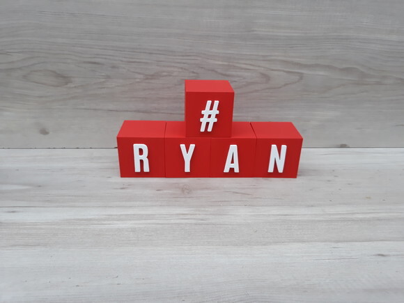 Nomes em Cubos - Mod. Youtube - 6 x 6 x 6 cm - 5 Letras