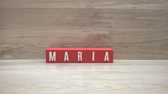 Nomes em Cubos - Mod. Youtube - 6 x 6 x 6 cm - 5 Letras