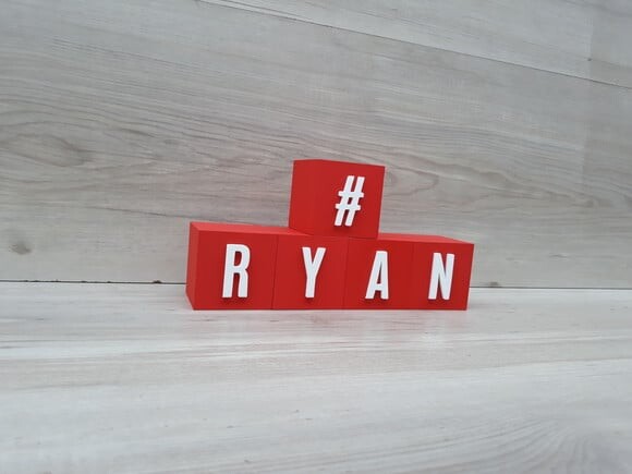Nomes em Cubos - Mod. Youtube - 6 x 6 x 6 cm - 5 Letras