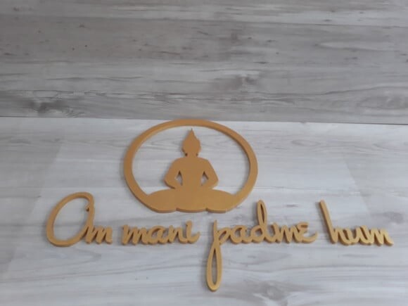 Om Mani Padme Hum - Mantra (parede) + Escultura Buda