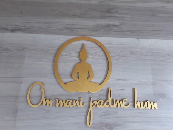 Om Mani Padme Hum - Mantra (parede) + Escultura Buda