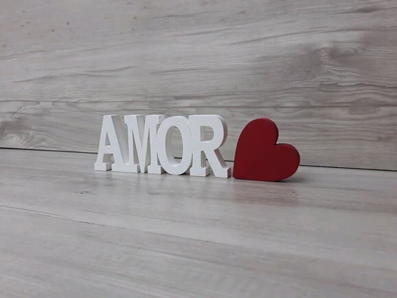 Palavra AMOR - linha BK + mini coração