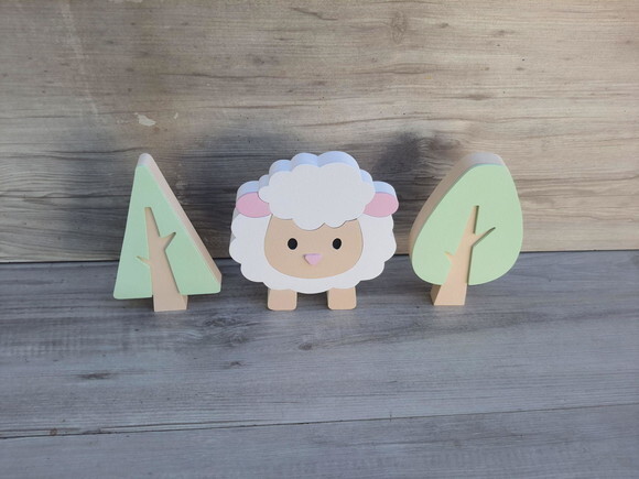 Ovelha de Mesa em mdf (decoração Fazendinha) + Árvores 15 cm