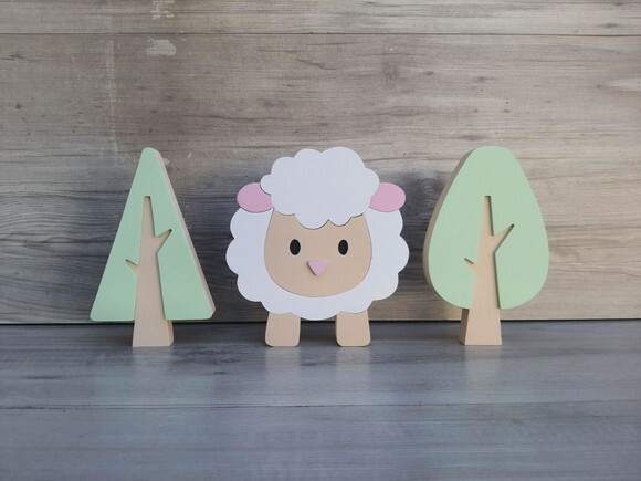 Ovelha de Mesa em mdf (decoração Fazendinha) + Árvores 15 cm
