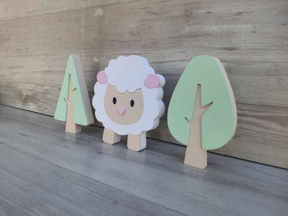 Ovelha de Mesa em mdf (decoração Fazendinha) + Árvores 15 cm