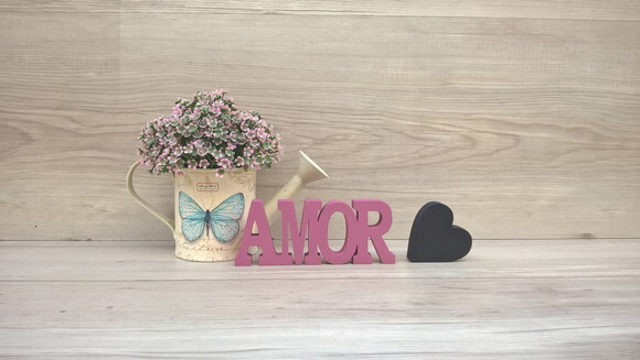 Palavra AMOR - linha BK + mini coração