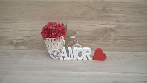 Palavra AMOR - linha BK + mini coração