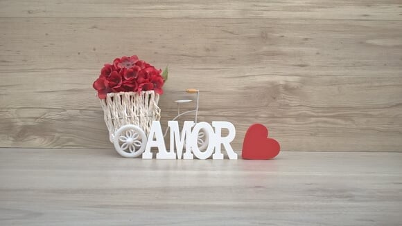 Palavra AMOR - linha BK + mini coração