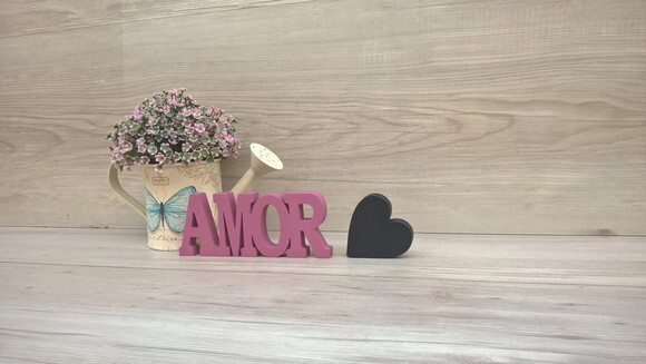Palavra AMOR - linha BK + mini coração