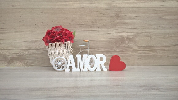 Palavra AMOR - linha BK + mini coração