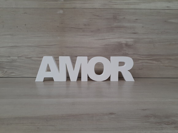 Palavra de mesa em MDF - AMOR