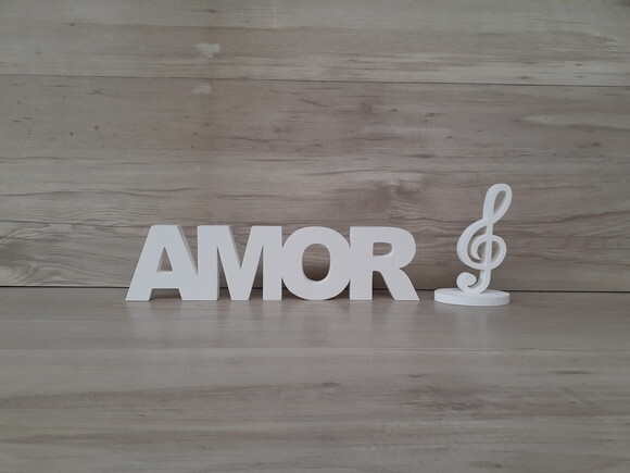 Palavra de mesa em MDF - AMOR + Clave de Sol