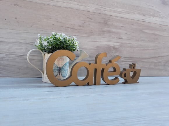 Palavra decorativa Café + escultura xícara