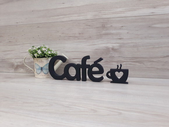 Palavra decorativa Café + escultura xícara