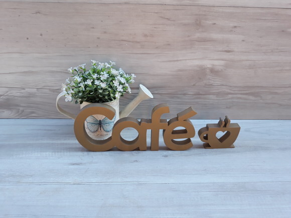 Palavra decorativa Café + escultura xícara