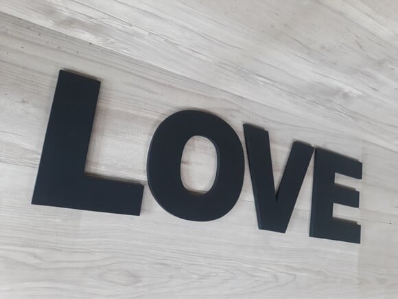 Palavra Decorativa de Parede LOVE