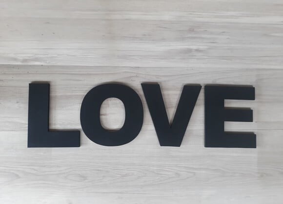 Palavra Decorativa de Parede LOVE