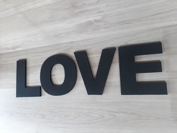 Palavra Decorativa de Parede LOVE
