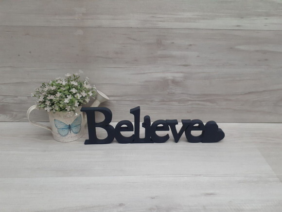 Palavra Decorativa em mdf Believe com Coração