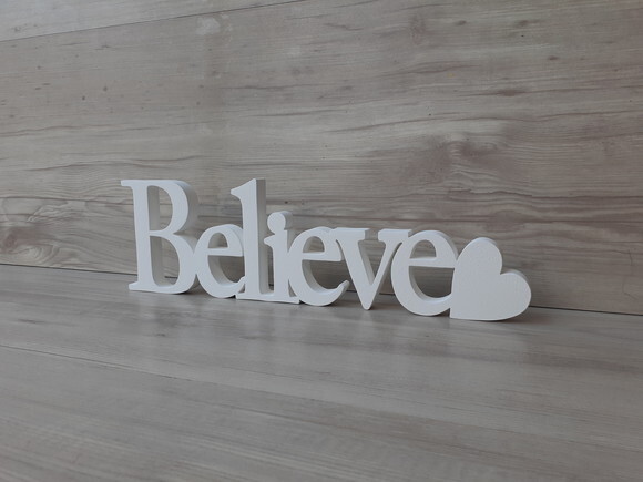 Palavra Decorativa em MDF Believe com coração