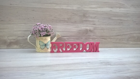 Palavra decorativa FREEDOM - linha BK