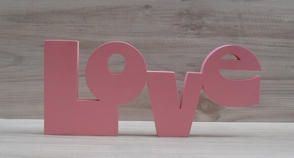 Palavra Decorativa Love Modelo Retrô