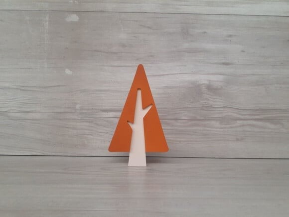 Pinheiro Escandinavo com Tronco- Peça de Mesa em mdf - 15 cm