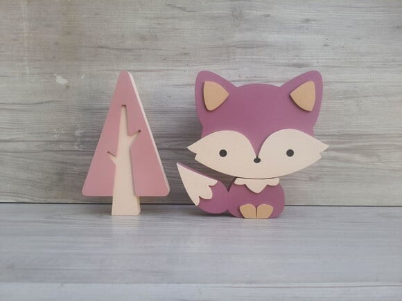 Raposa de Mesa + Pinheiro Escandinavo em mdf - 15 cm