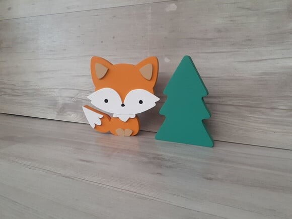 Raposa de Mesa + Pinheiro Escandinavo em mdf - 15 cm