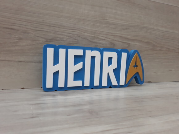 StarTrek - Nome Personalizado de Mesa em MDF - HENRI 10 cm