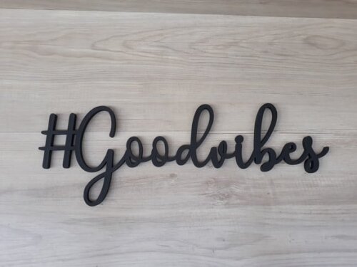 #Goodvibes - palavra de parede em mdf