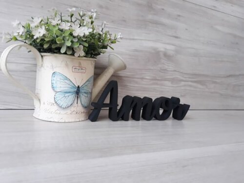 Amor - linha CK - Palavra de mesa em MDF - Tamanho P