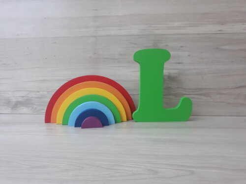 Arco Íris de Mesa em mdf - 7 Cores + Letra 20 cm de Altura