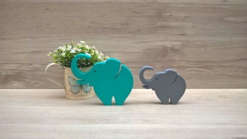 Combo Elefantes de mesa em MDF - Decoração - 10 e 13 cm