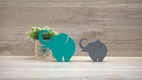Combo Elefantes de mesa em MDF - Decoração - 10 e 13 cm