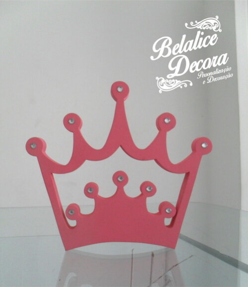 Coroa em mdf com aplicação de strass ou pérola - 10 cm