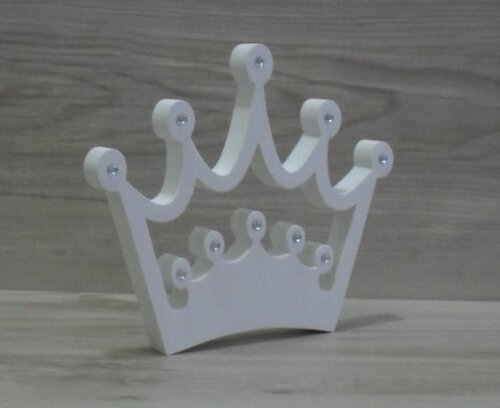 Coroa em mdf com aplicação de strass ou pérola - 13 cm