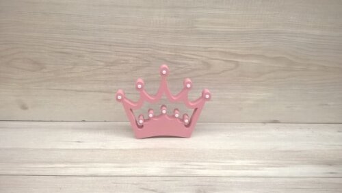 Coroa em mdf com aplicação de strass ou pérola - 16 cm